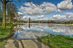 Weser mit Wiehengebirge