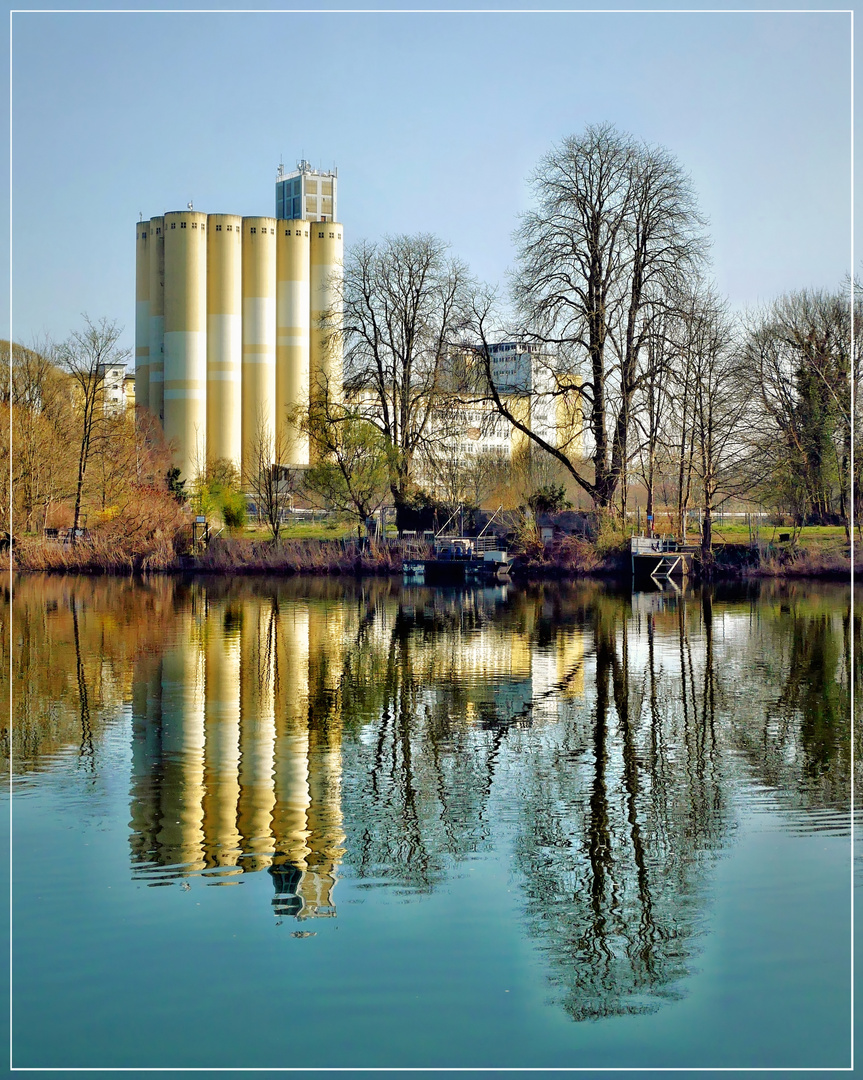 Weser-Spiegelungen in Hameln (Bild 3)