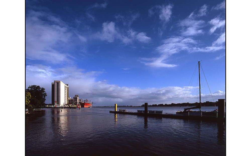 Weser und Braker Hafen