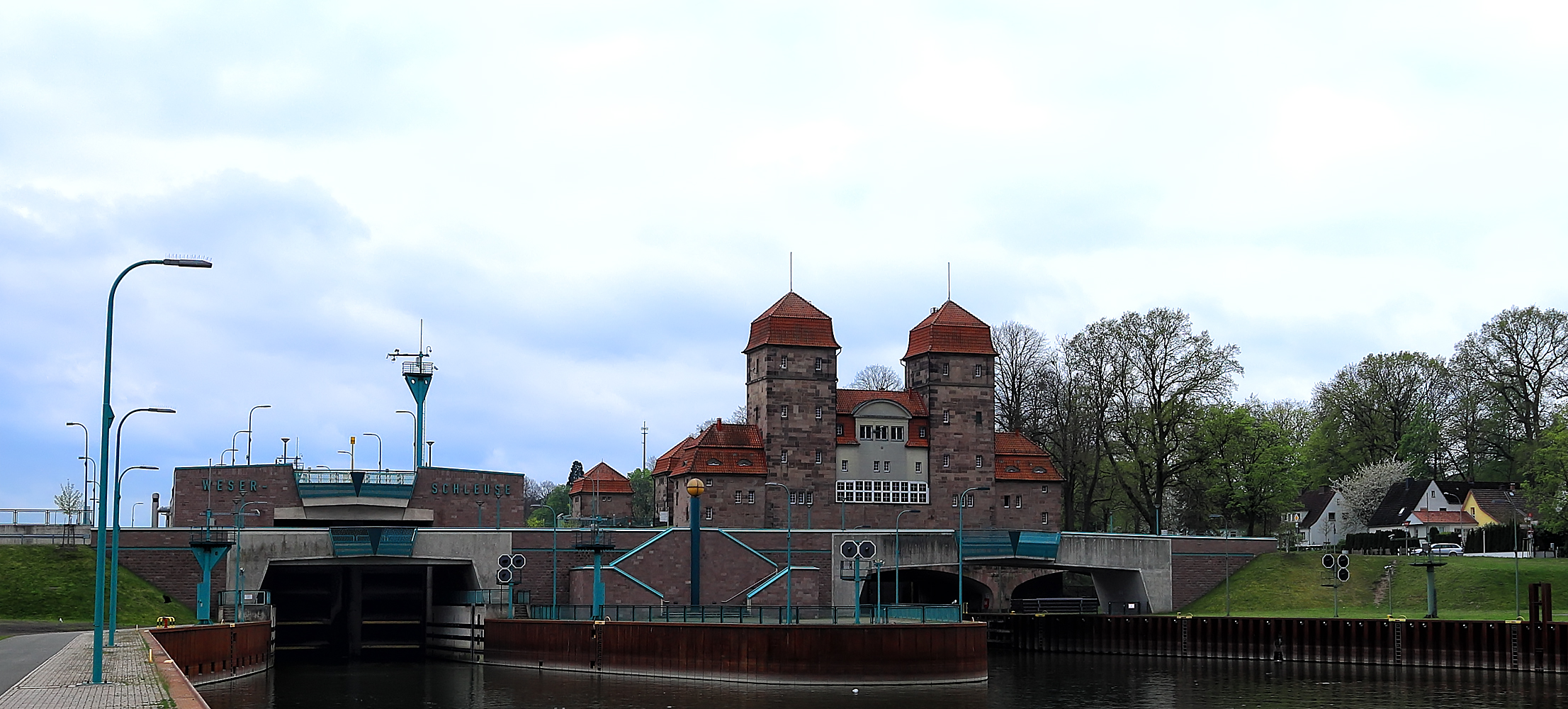 Weser- und Schachtschleuse Minden