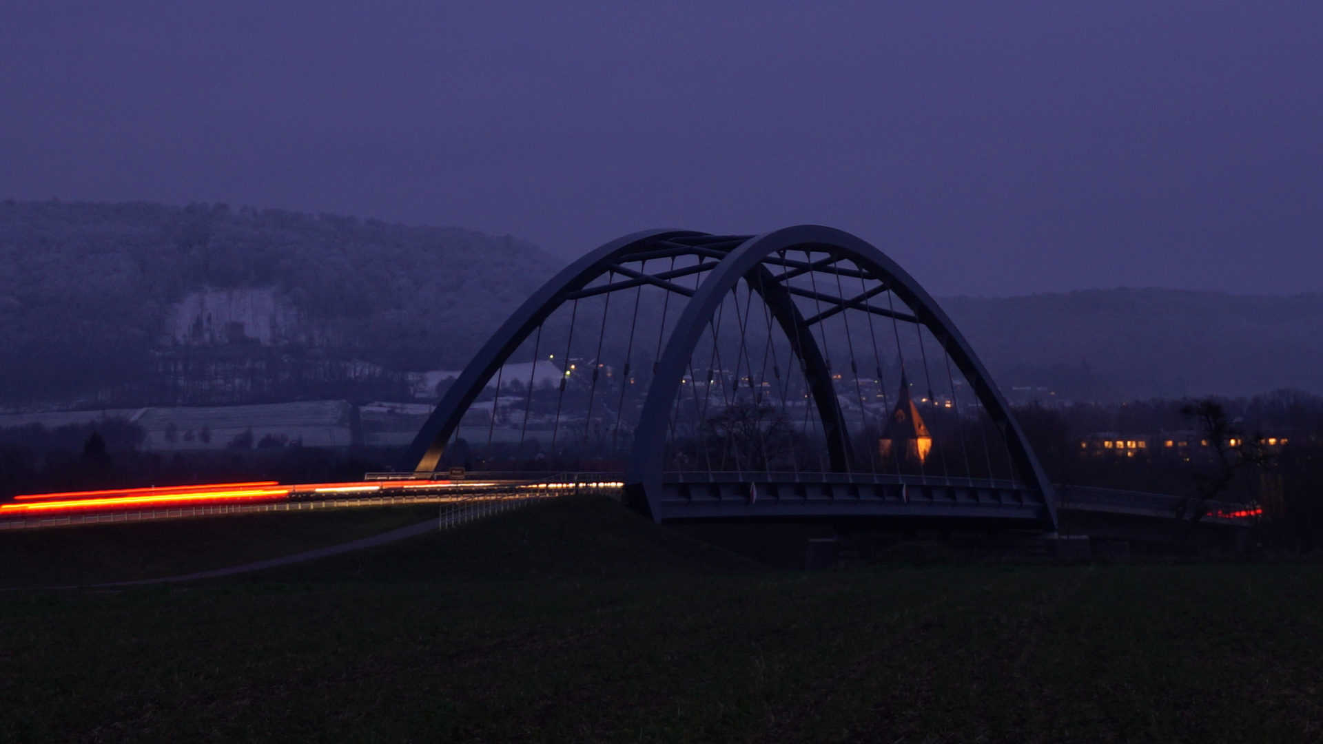 Weserbrücke am Abend im Januar