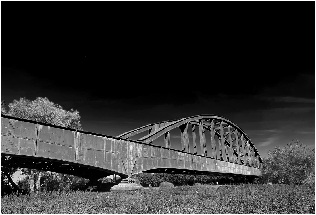 Weserbrücke Corvey ...