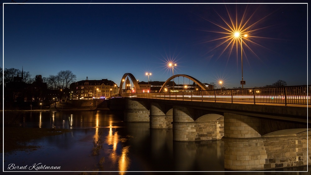 Weserbrücke im abendlichen Licht !