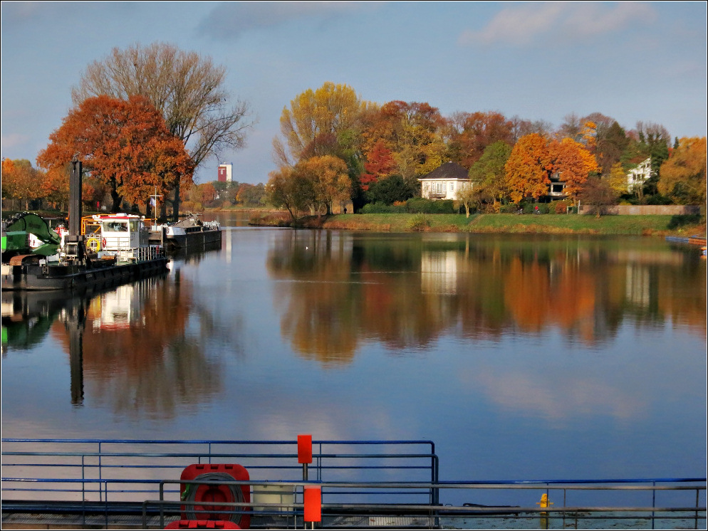 Weserhafen im Herbst