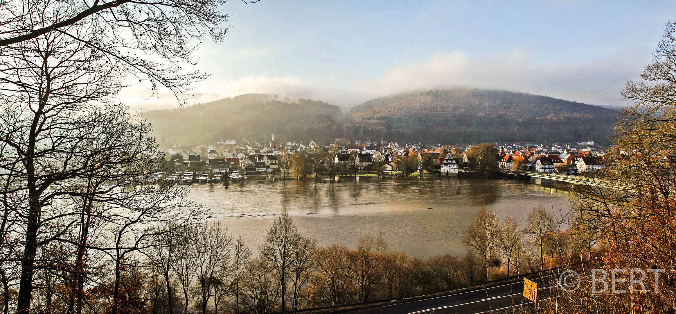 Wesertal Oberweser Hochwasser in Gieselwerder im Herbst 2010