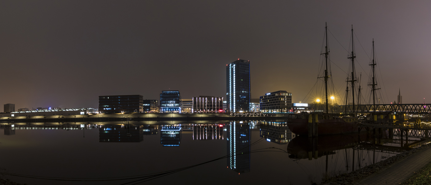 Wesertower bei Nacht