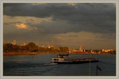 Wesseling am Rhein, zwischen Raffinerie und Natur