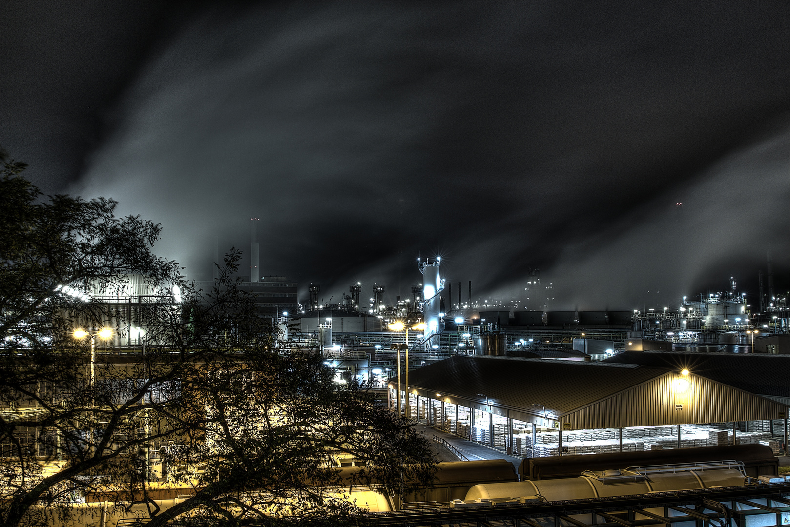 Wesseling bei Nacht