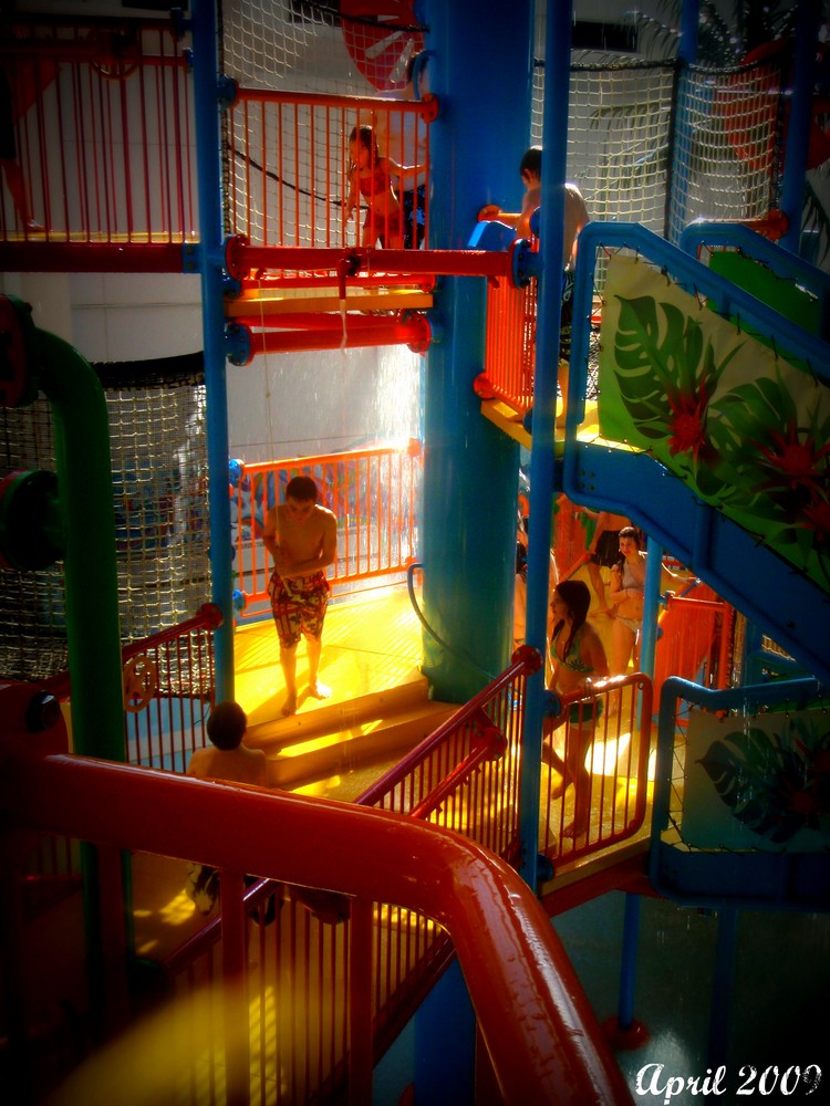 West Edmonton Mall Waterpark Photo Image People Images At Photo Community West Edmonton Mall Waterpark Photo Image People Images At Photo Community