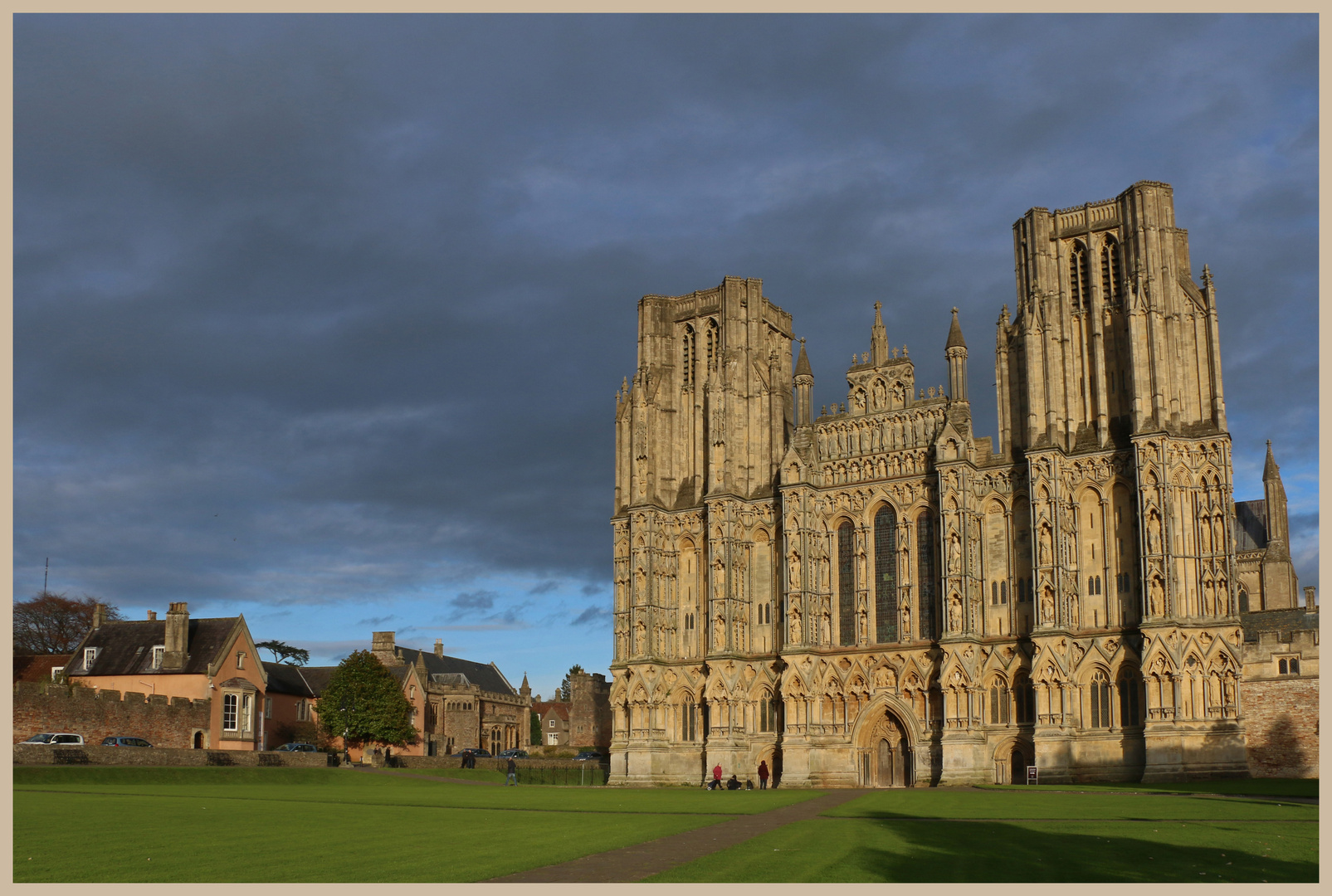 west front of wells cathedral