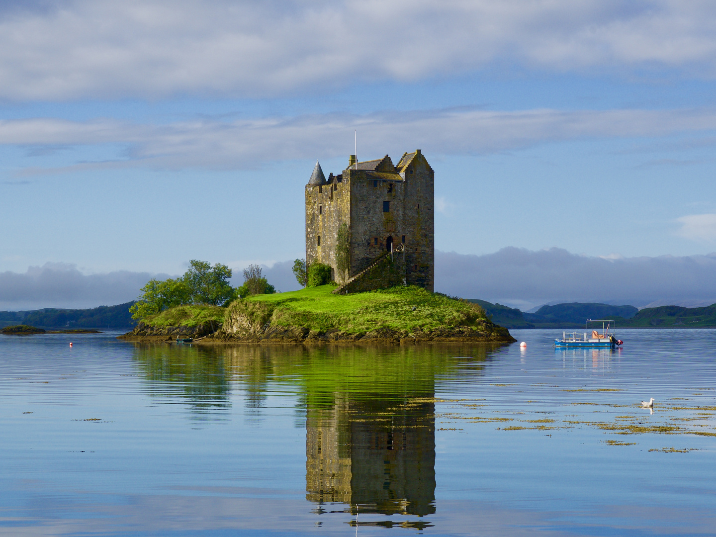 West-Highland-Romantik : Loch Linnhe mit Castle Stalker