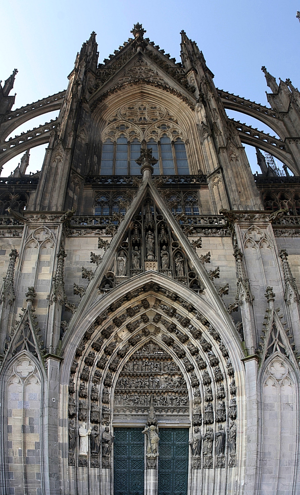 West-Portal des Kölner Doms