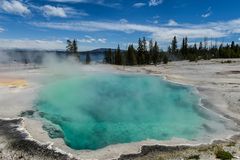 West Thumb Geyser Basin, Yellowstone.      DSC_3874-2