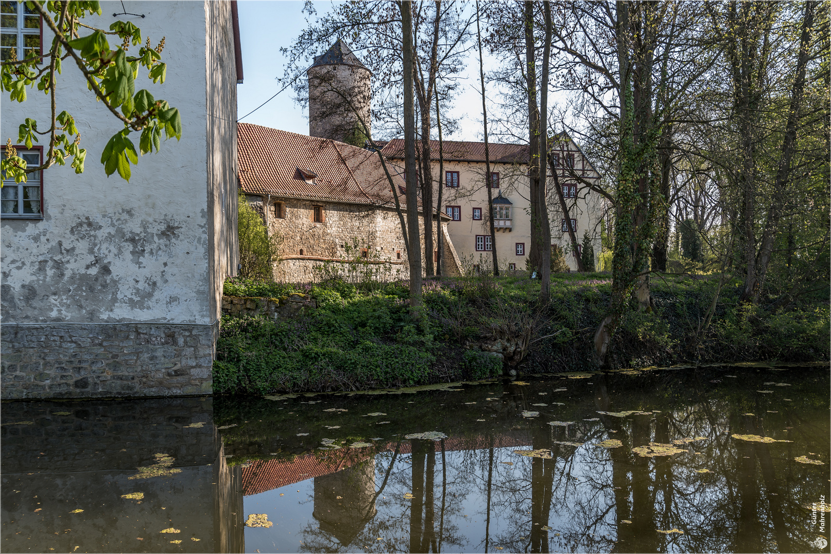 Westerburg, Am äußeren Burggraben