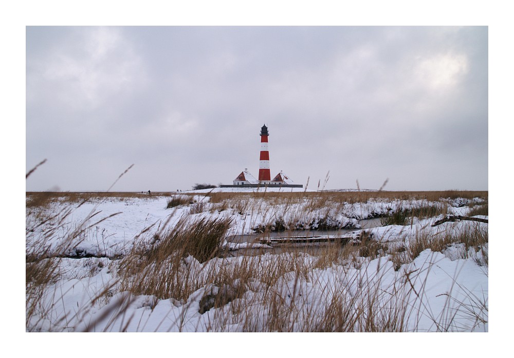 Westerhever bei bedecktem Winterhimmel