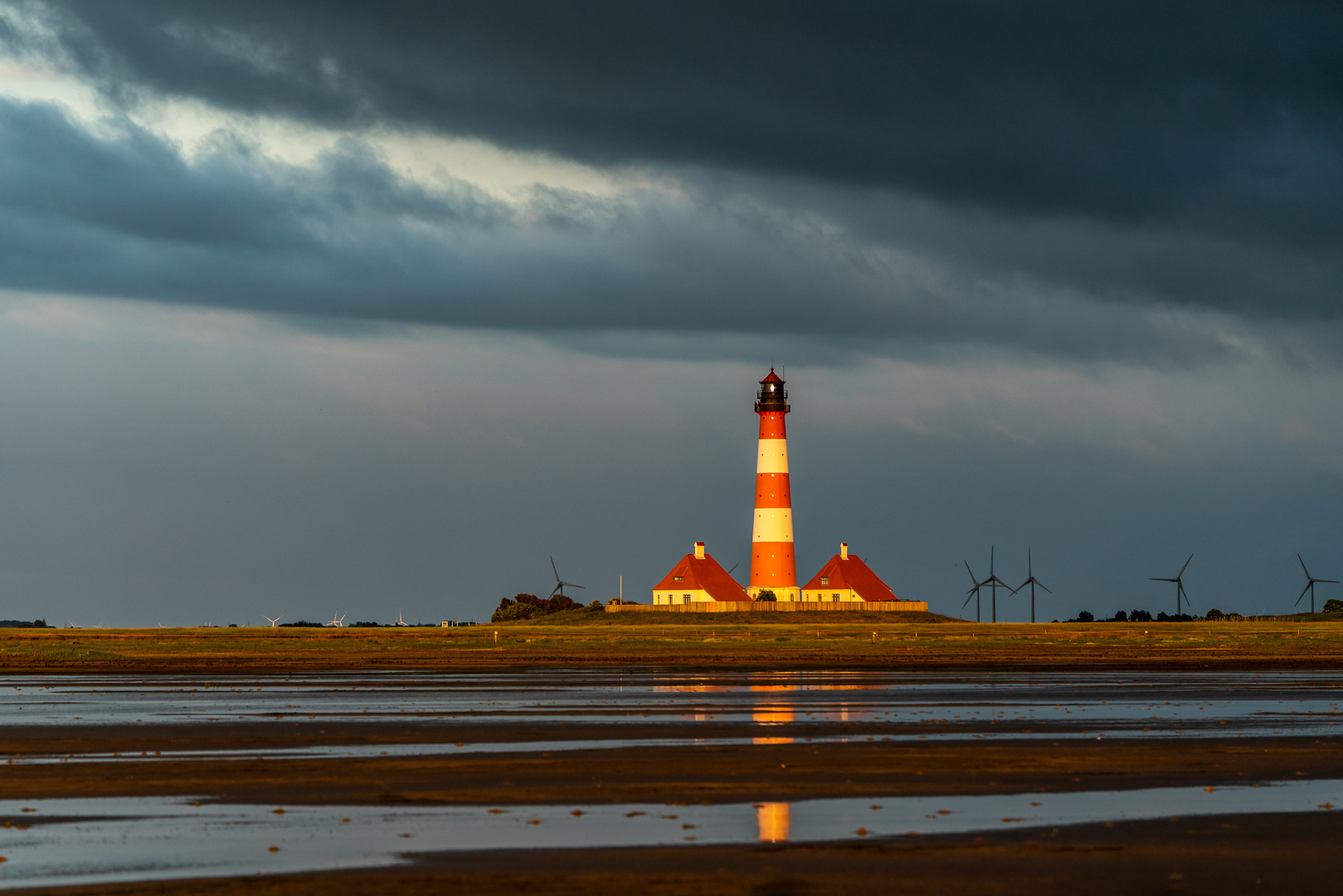 Westerhever Leuchtturm im Sonnenglanz