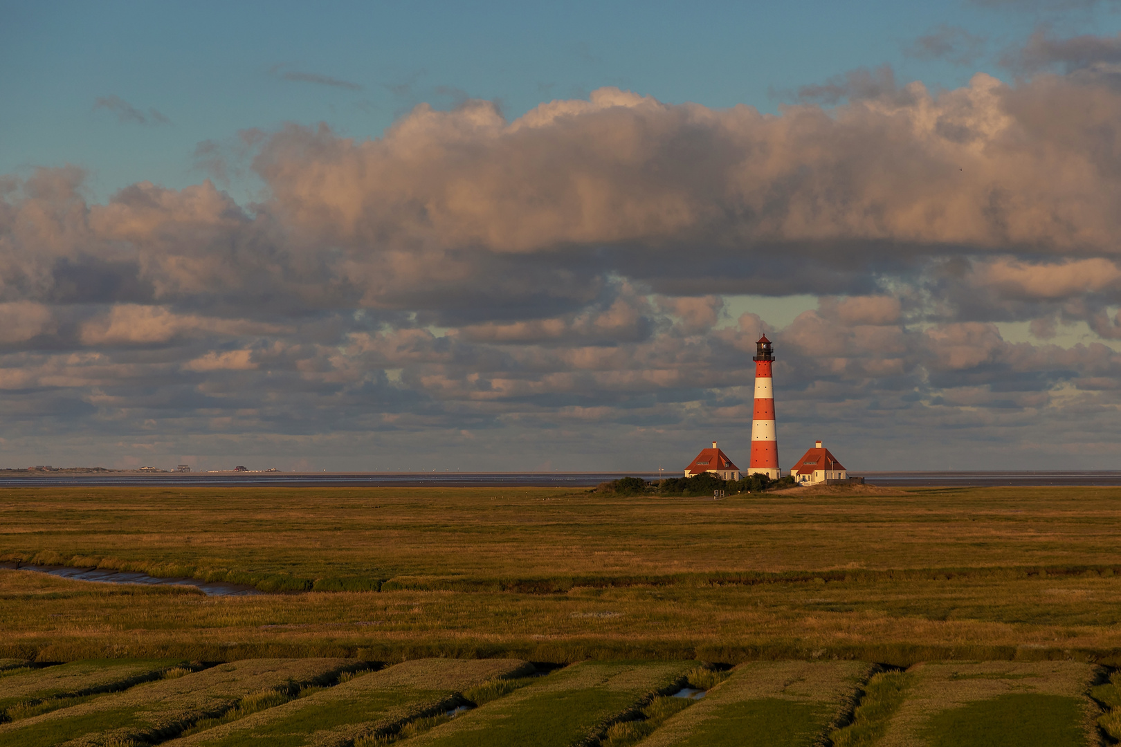 Westerhever Leuchtturm und das frühe Morgenlicht