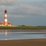 Westerhever Leuchtturm vom Watt aus gesehen