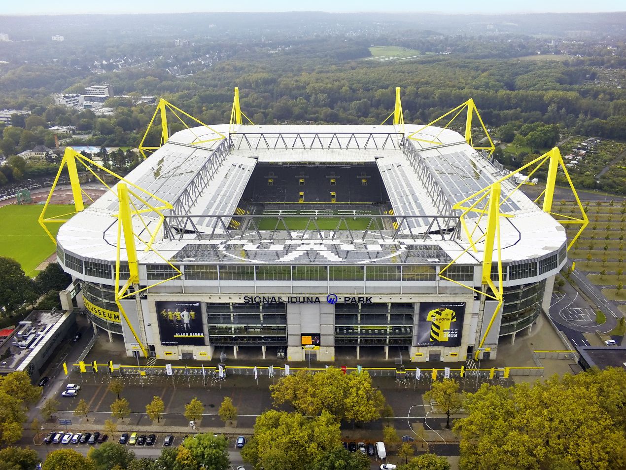 Westfalenstadion (Signal Iduna Park) Borussia Dortmund, Sep 2014, Drohne