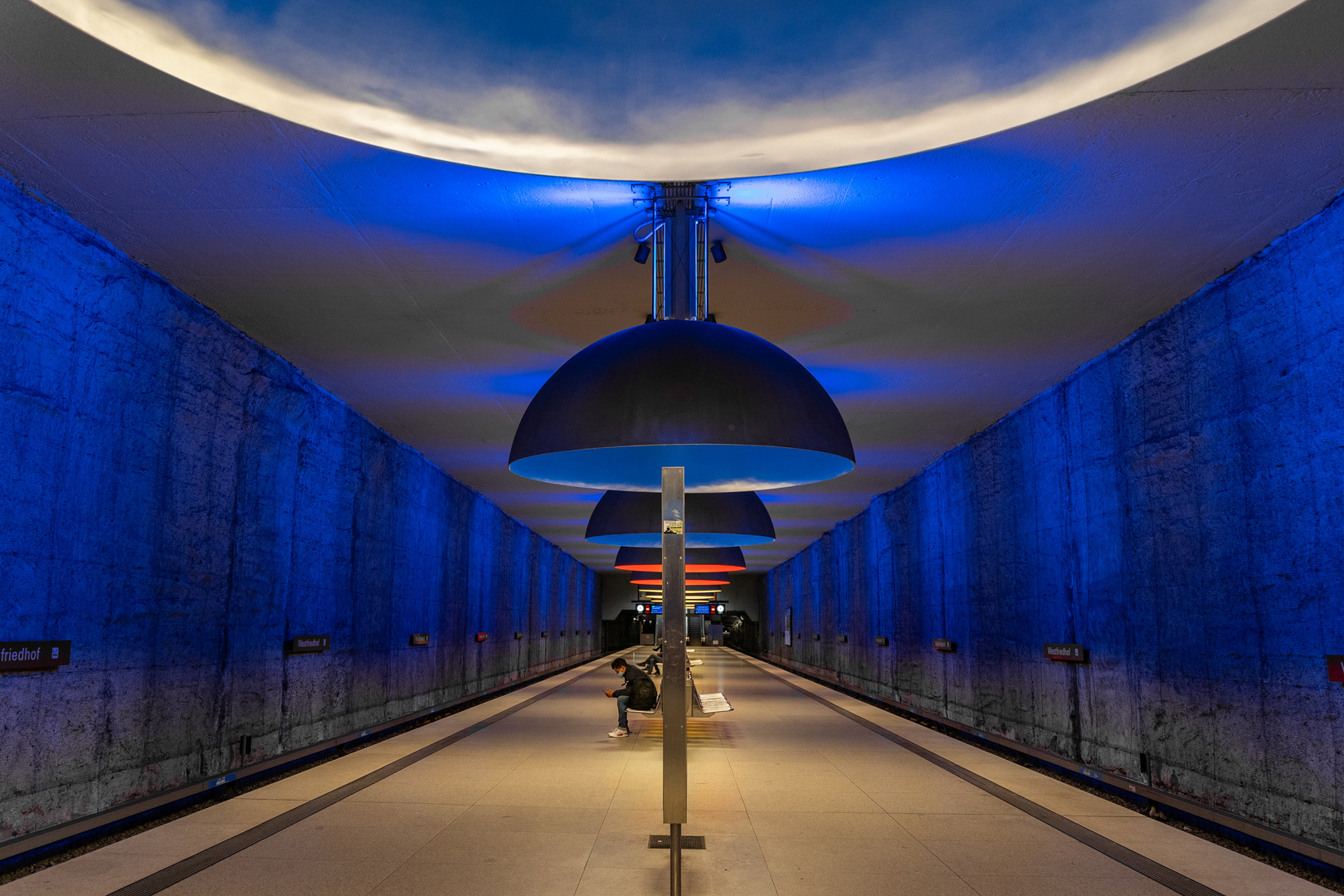 Westfriedhof U-Bahn Station - München 