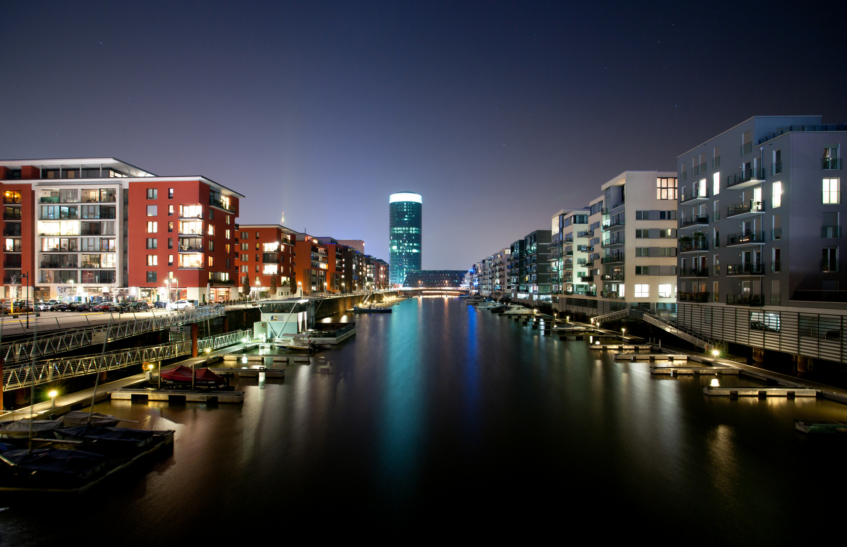 Westhafen Frankfurt am Main bei Nacht