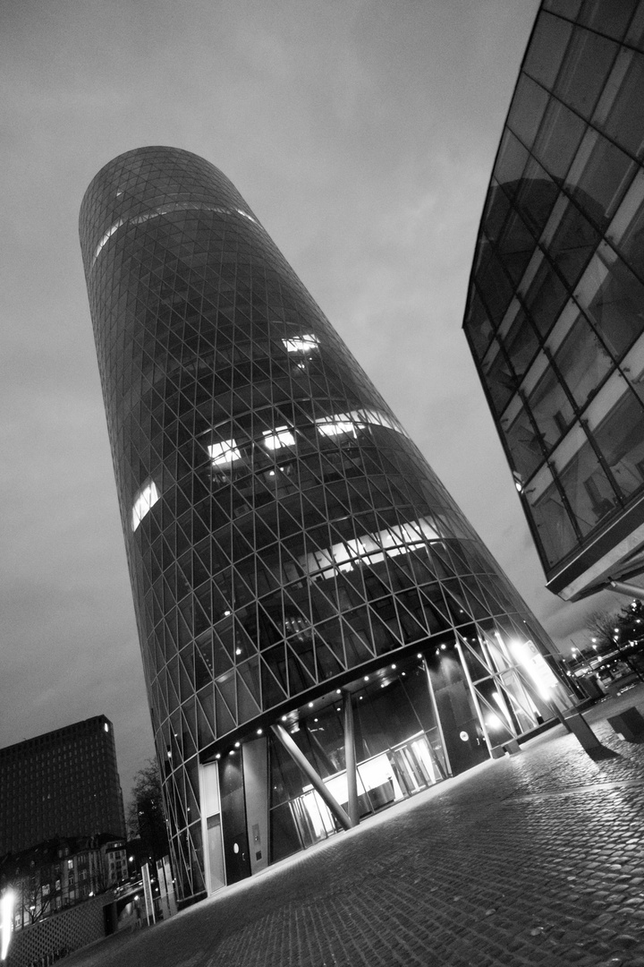 Westhafen Tower