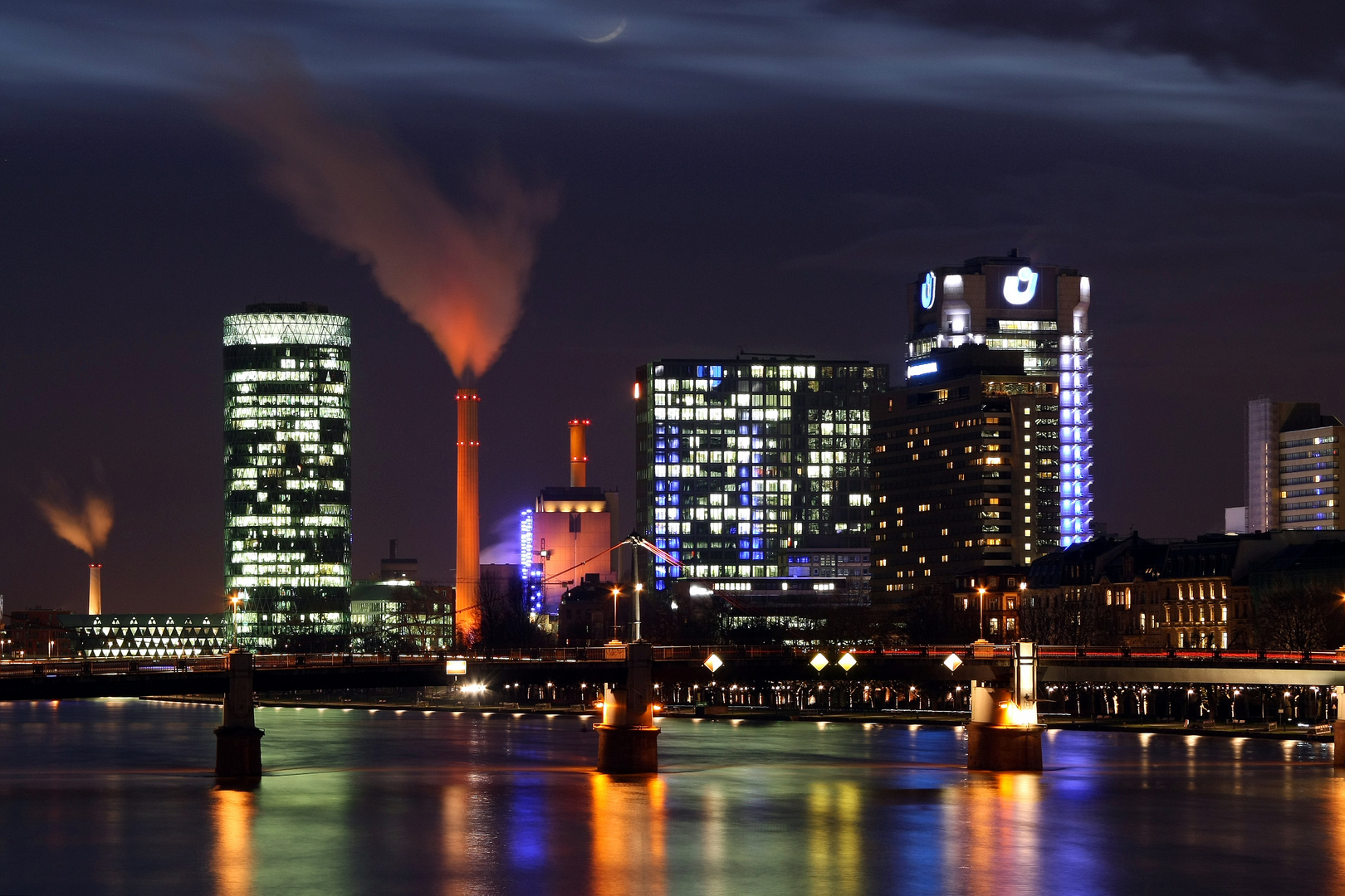 Westhafen und Heizkraftwerk Frankfurt