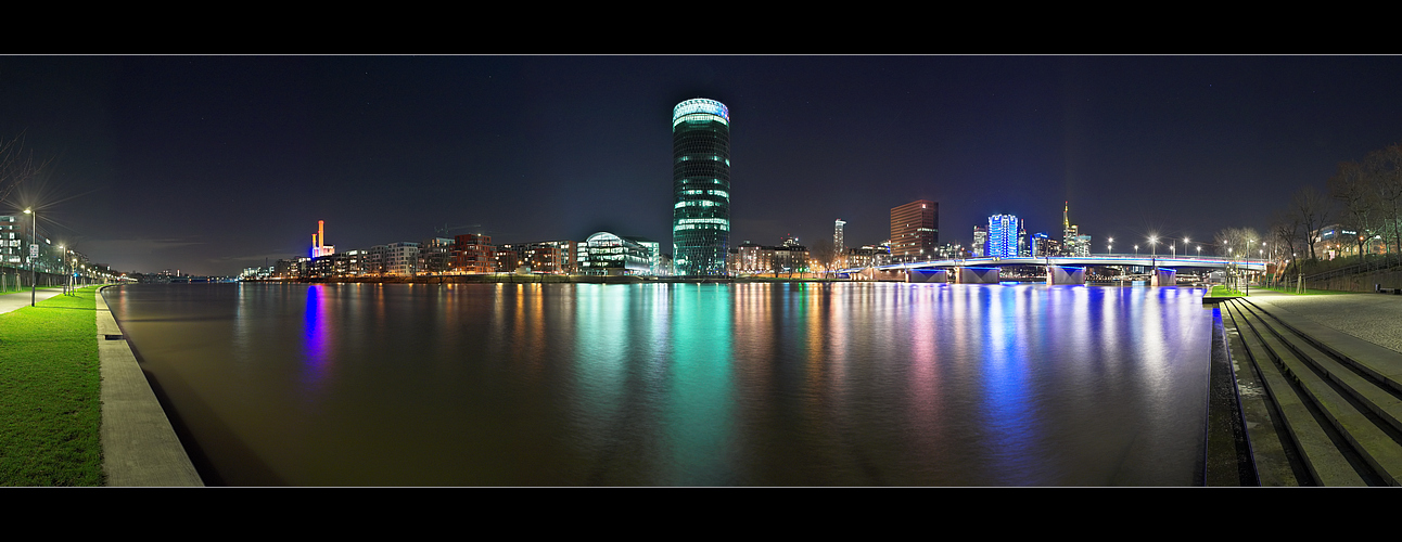 ... Westhafen@Night ...