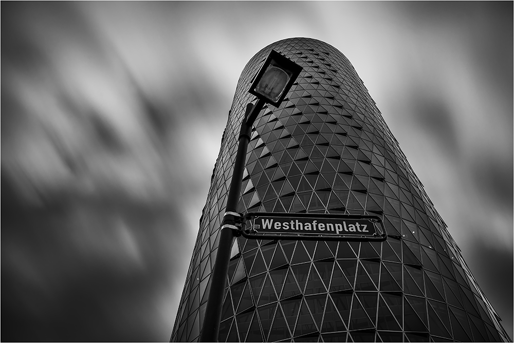 - Westhafenplatz -