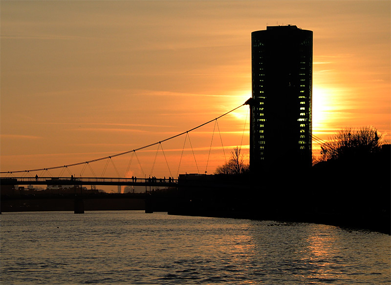 Westhafentower