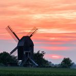 westliche Bockwindmühle Wulferstedt bei Sonnenuntergang