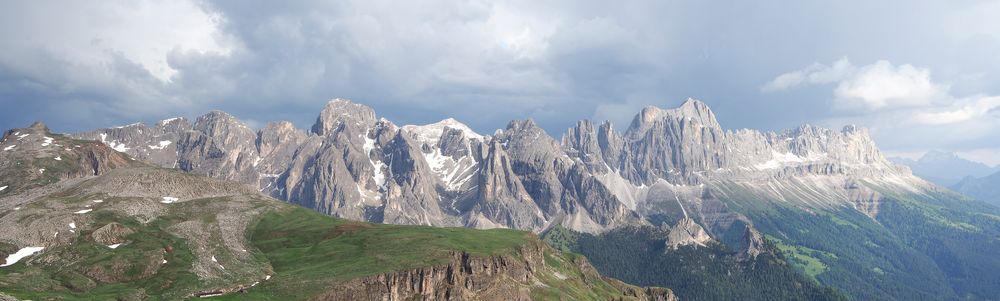 Westlicher Rosengarten in Gewitterstimmung (Panorama)