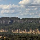 Westlicher Teil der Schrammsteinkette als Panoramausschnitt...