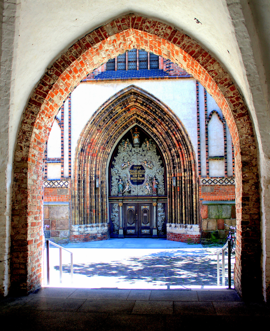 Westportal der St. Nikolai-Kirche zu Stralsund