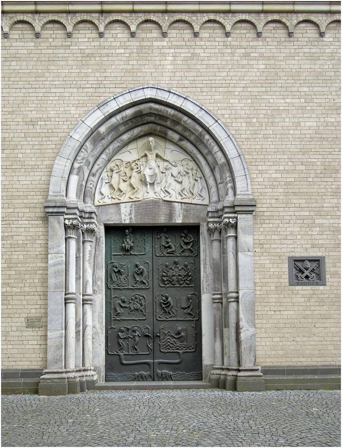 Westportal von St. Kunibert in Köln