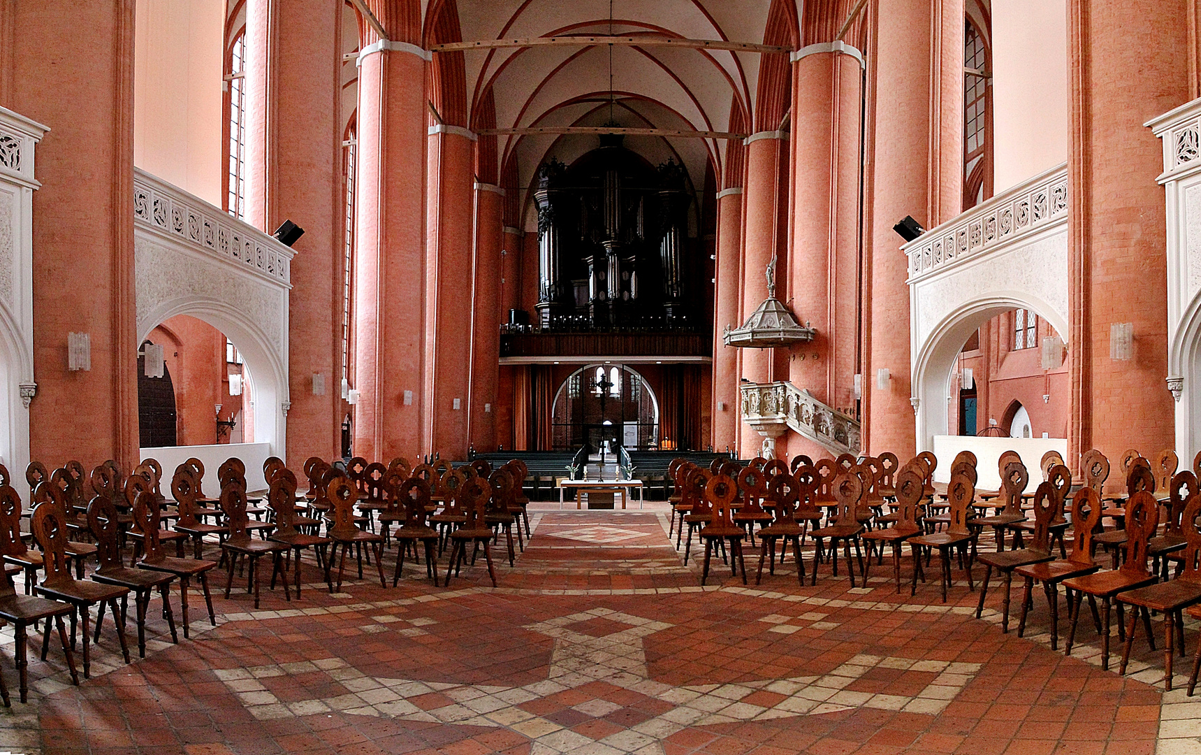 Westseite der Michaeliskirche Lüneburg