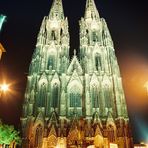 Westseite Kölner Dom bei Nacht