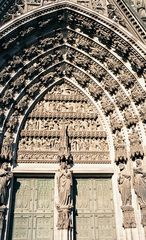 Westseite Kölner Dom (Hochformat)