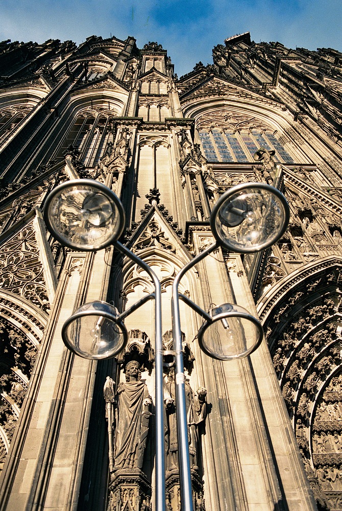 Westseite Kölner Dom (Hochformat)