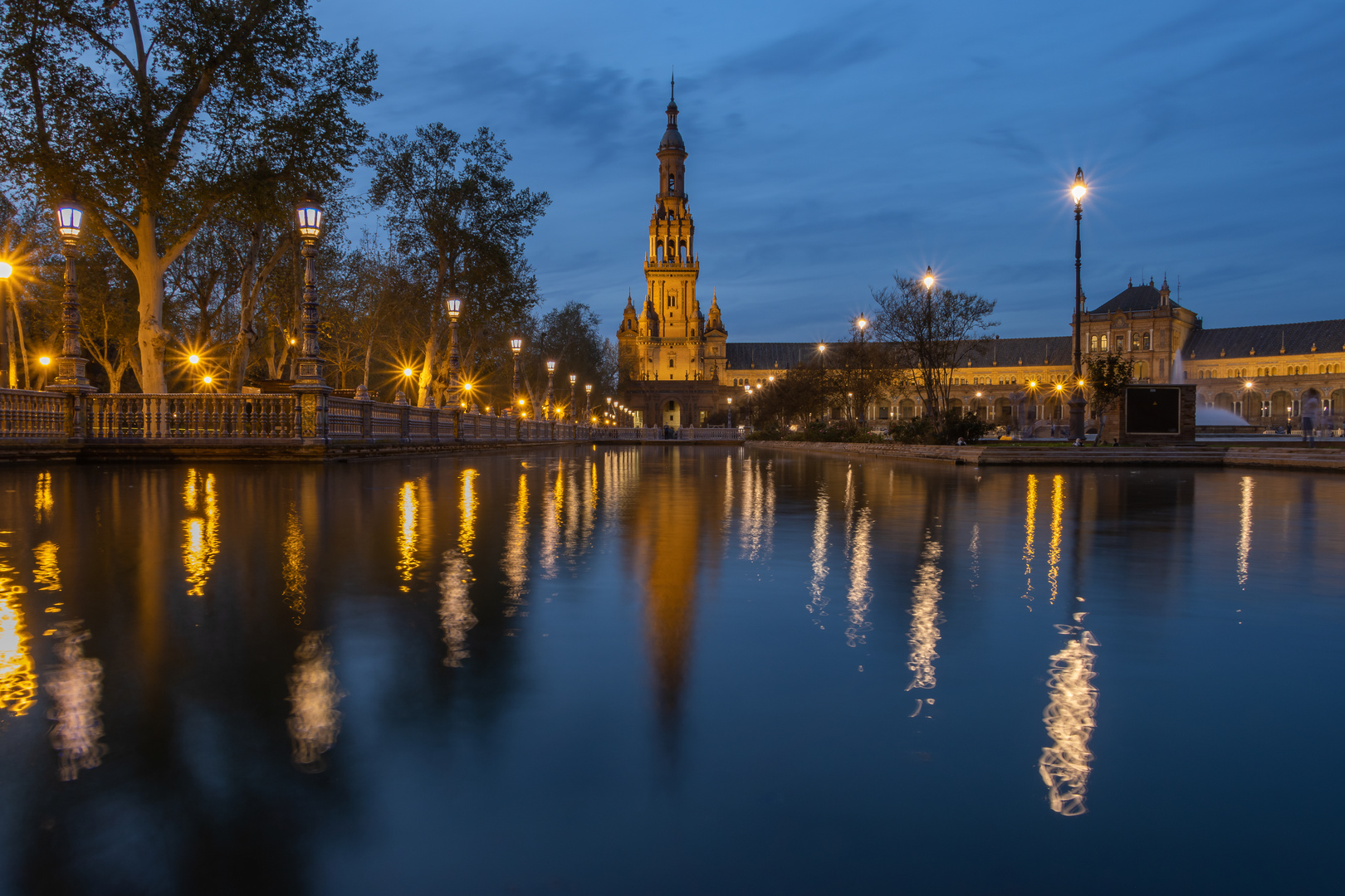 Westturm der Plaza de España (Sevilla)