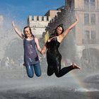 Wet jump sommerliche Abkühlung im Stachusbrunnen München