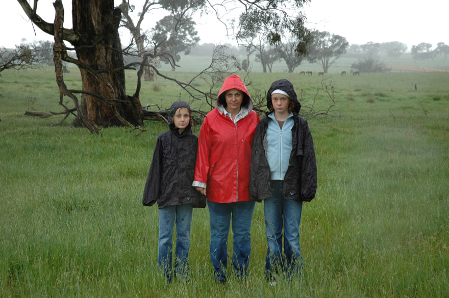 Wet! Outside Canberra, Australia von Tim Scully