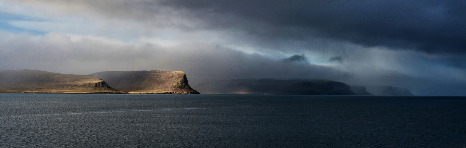 Wetter in Islands Fjorden