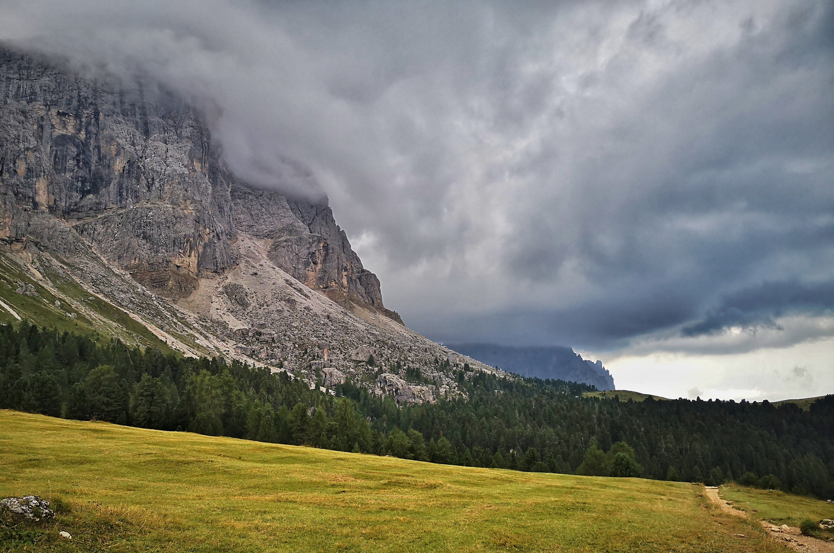 Wetter Umschwung am Peitlerkofel bedeutet flinker Füße....