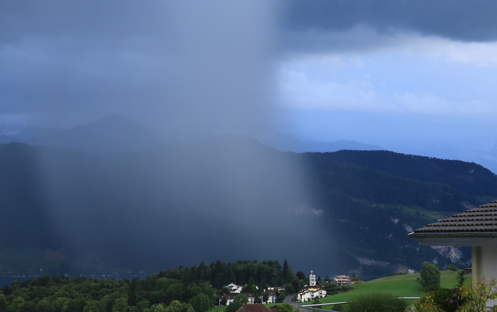 Wetteralarm: Gewitter mit Starkregen