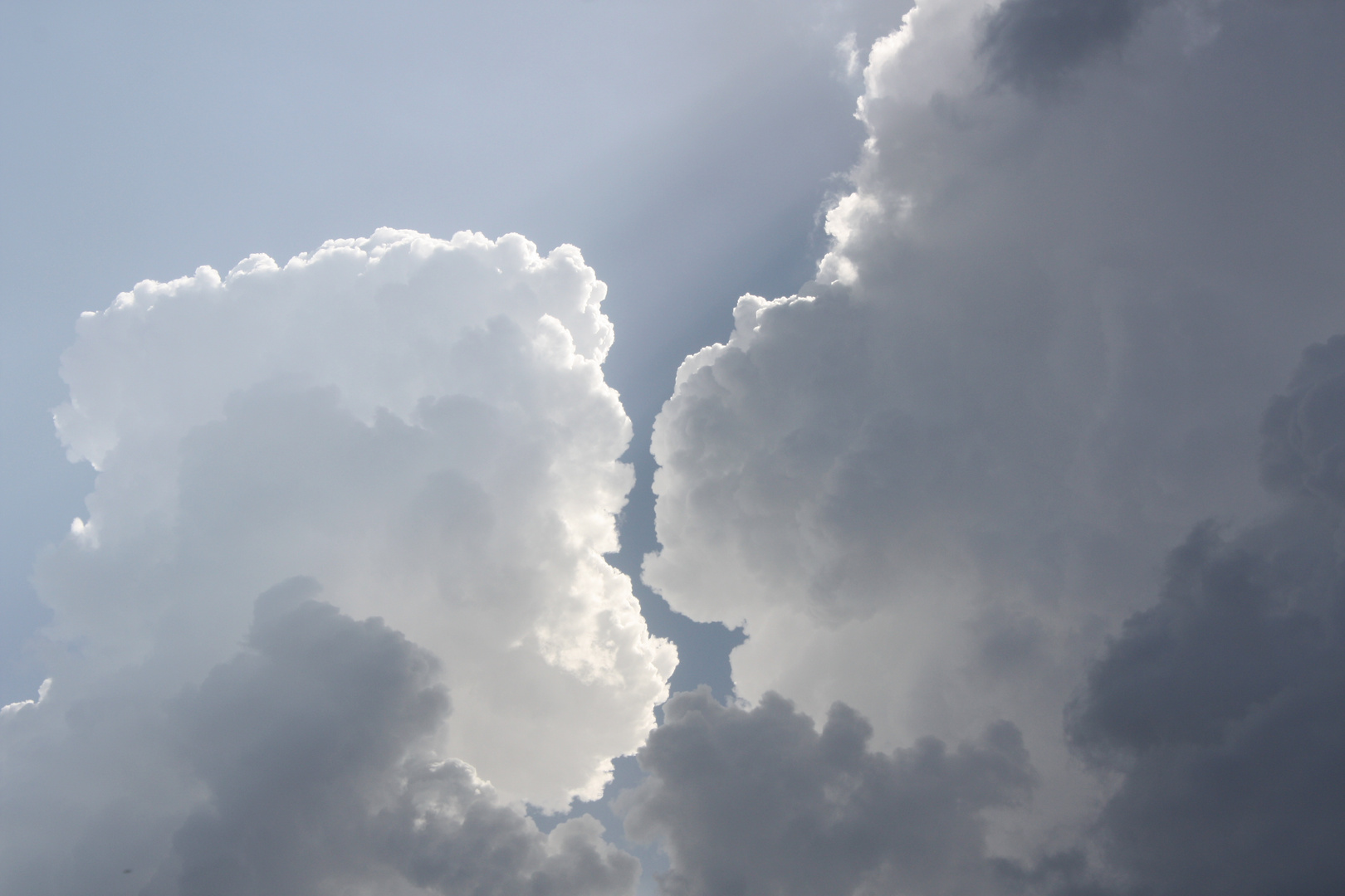 Wetterbericht Himmighofen 10.Juni 2014  ( vor dem Gewitter mit Hagel)