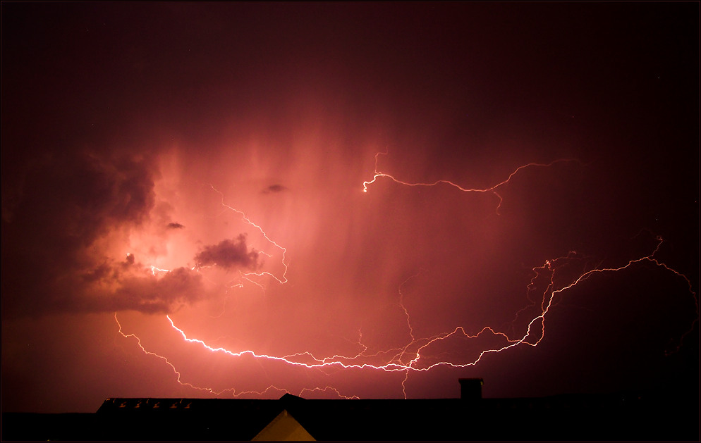 Wetterleuchten am 18.07.05 über Oestrich-Winkel