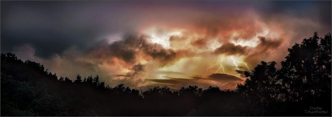 Wetterleuchten Externsteine