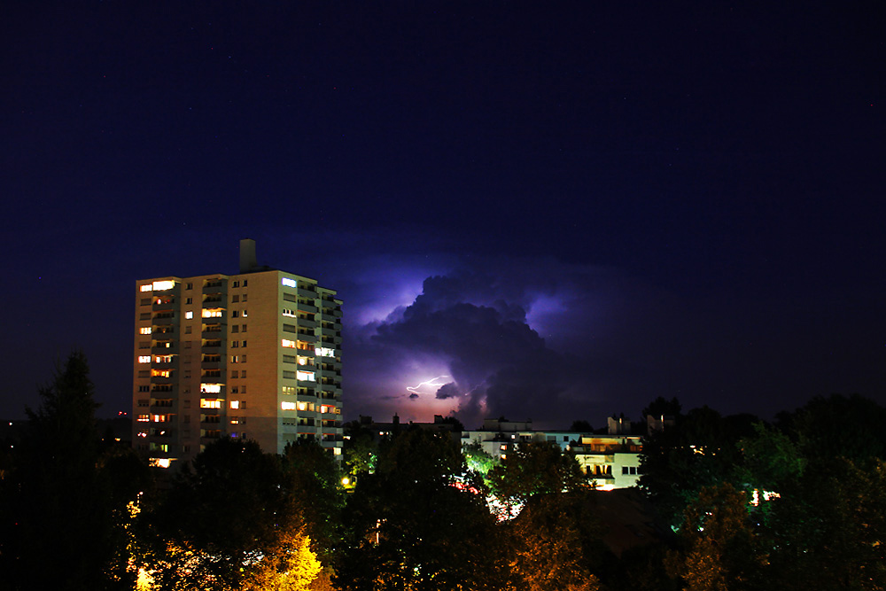 Wetterleuchten mit Blitz