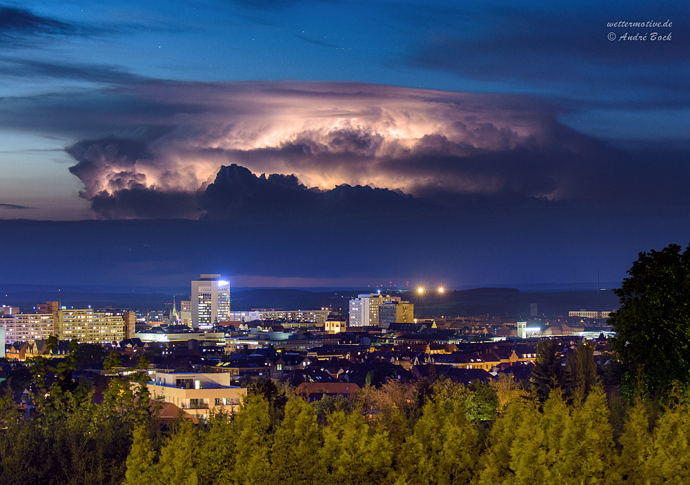 Wetterleuchten über Erfurt